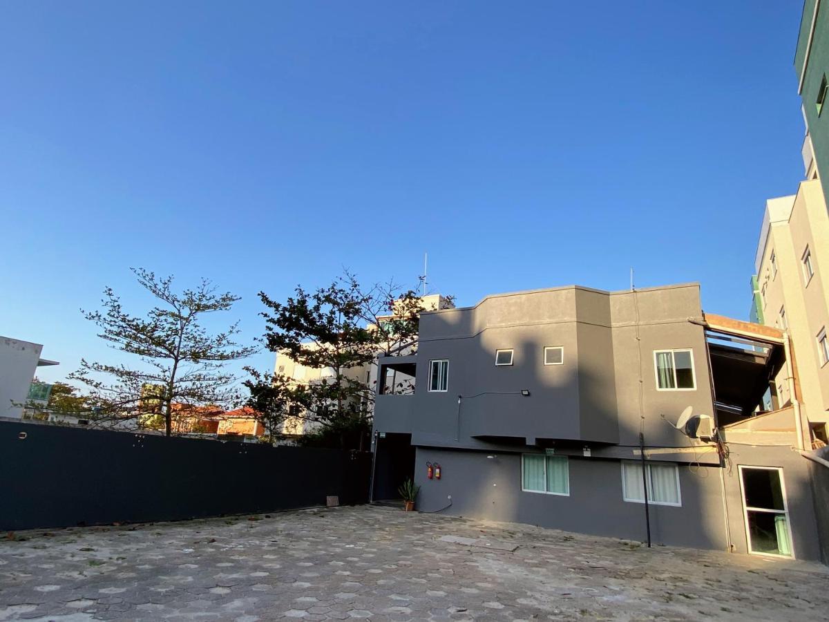 Residencial Melfi 3 Ap.1 Frente Apartment Bombinhas Bagian luar foto