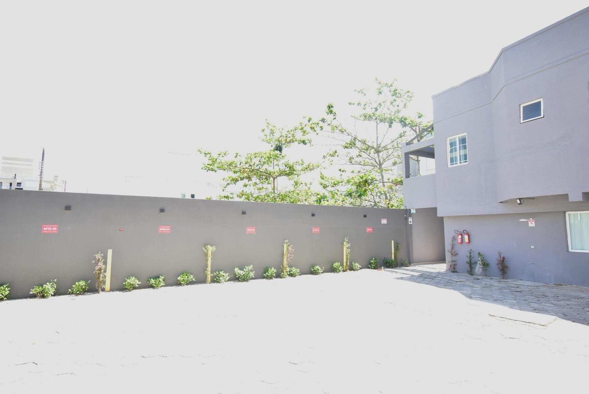 Residencial Melfi 3 Ap.1 Frente Apartment Bombinhas Bagian luar foto