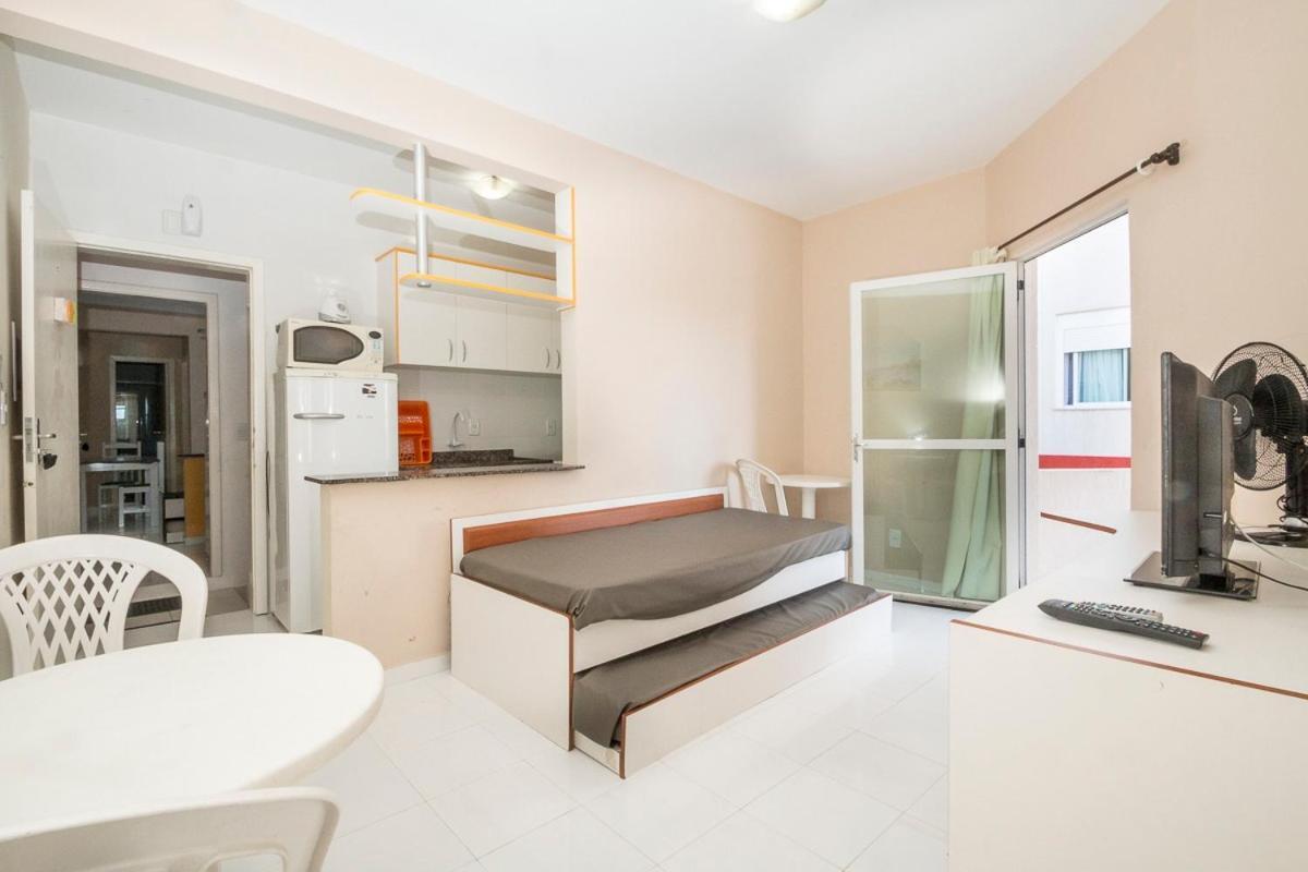 Residencial Melfi 3 Ap.1 Frente Apartment Bombinhas Bagian luar foto